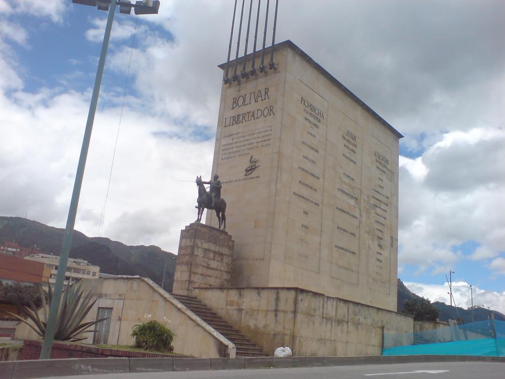 Bogota Rooms Heroes Exterior foto